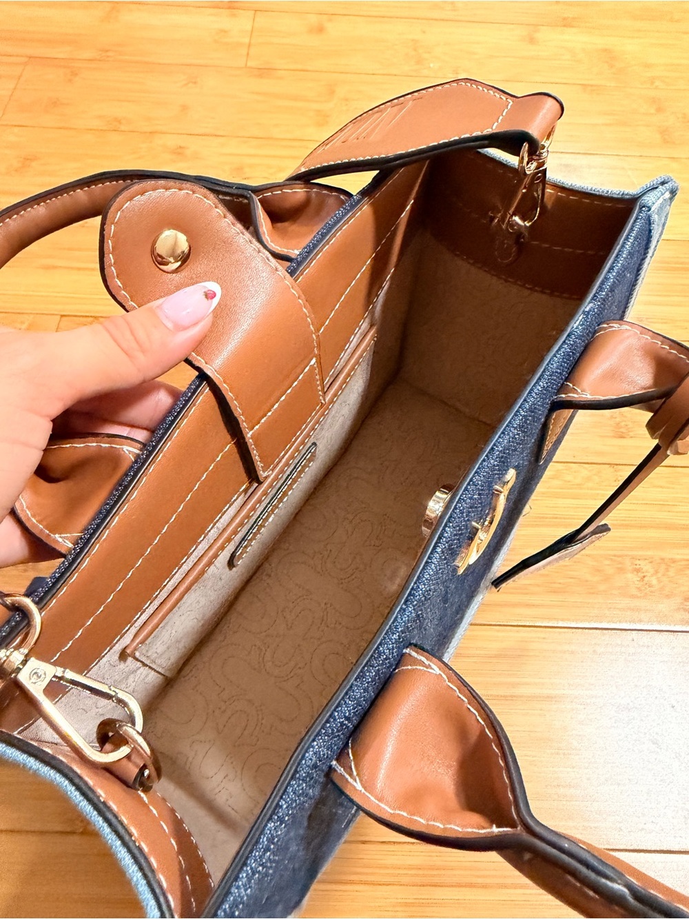 True Religion Tote Bag - Picture 4 of 4